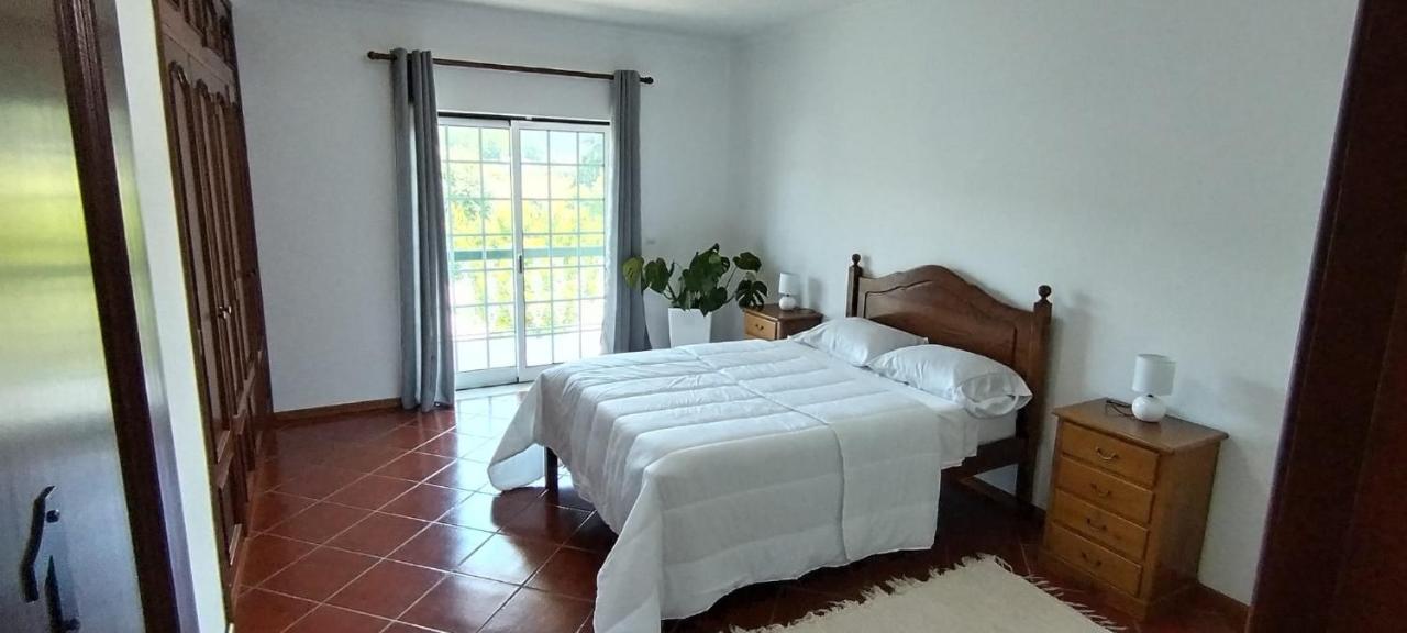 Majo Alojamento Local Bed & Breakfast ตาบัว ภายนอก รูปภาพ